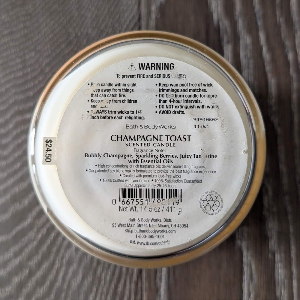 NWT Bath & Body Works Champagne Toast Candle - Picture 4 of 4